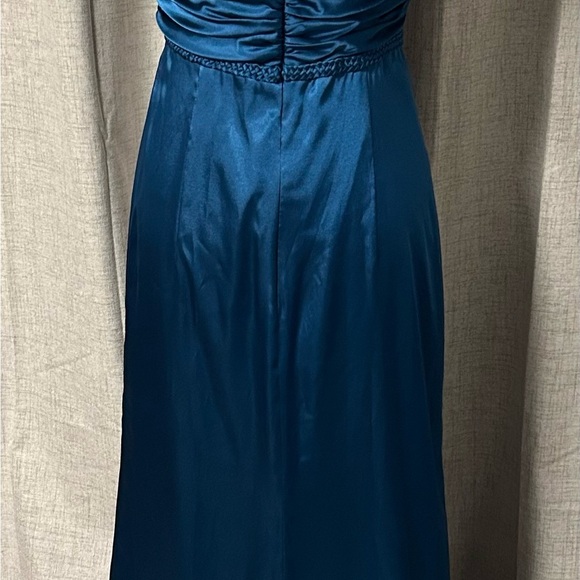 Stunning dress great for Weddings, PROM, Formals - Picture 2 of 3